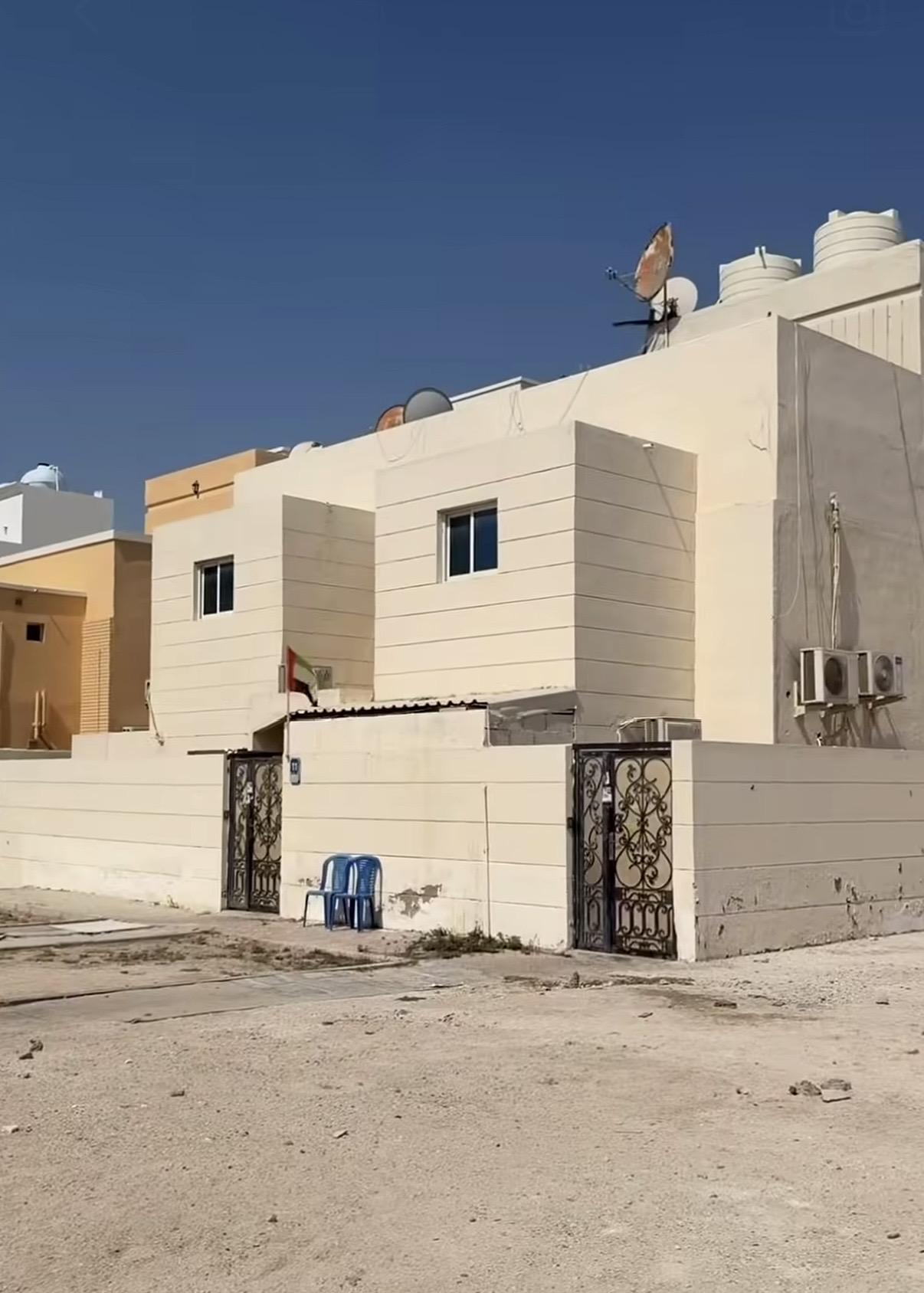 فيلا تجارية سكنية في المرور ابوظي