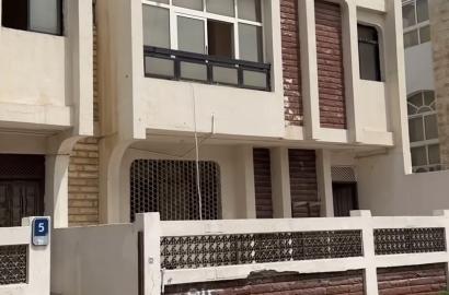 ٣ فلل على أرض واحدة في الخالدية