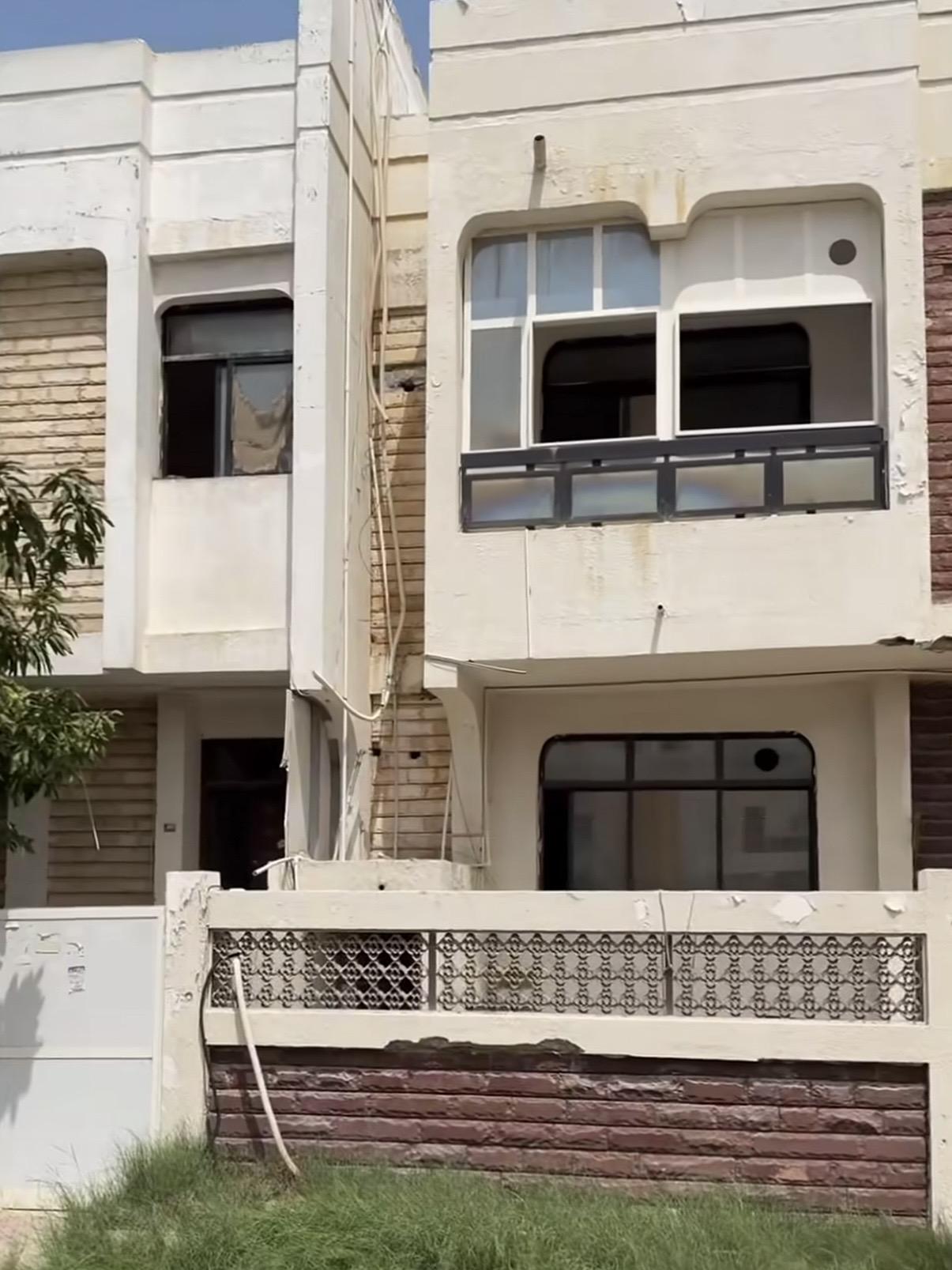 ٣ فلل على أرض واحدة في الخالدية