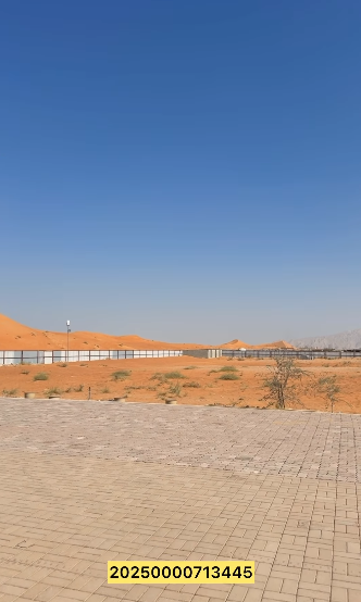 ثلاث عزب في حوش واحد في منطقة الظاهرة العين